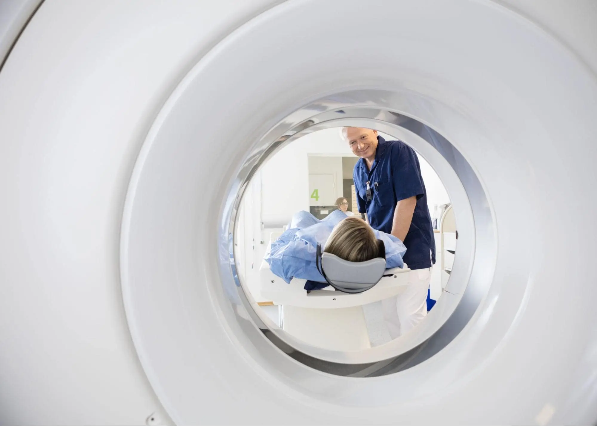MRI vs. X-Ray: Why MRI Is Superior for Soft Tissue Imaging