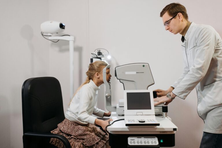 Factors to Consider When Choosing the Right Lasik Surgeon