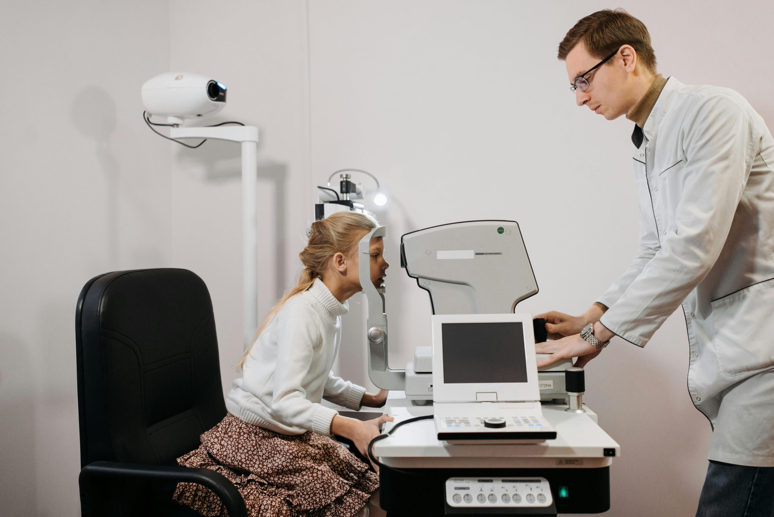 Factors to Consider When Choosing the Right Lasik Surgeon