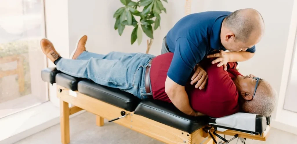 The Advantages of Visiting an Orthopedic Walk-In Clinic for Joint Pain